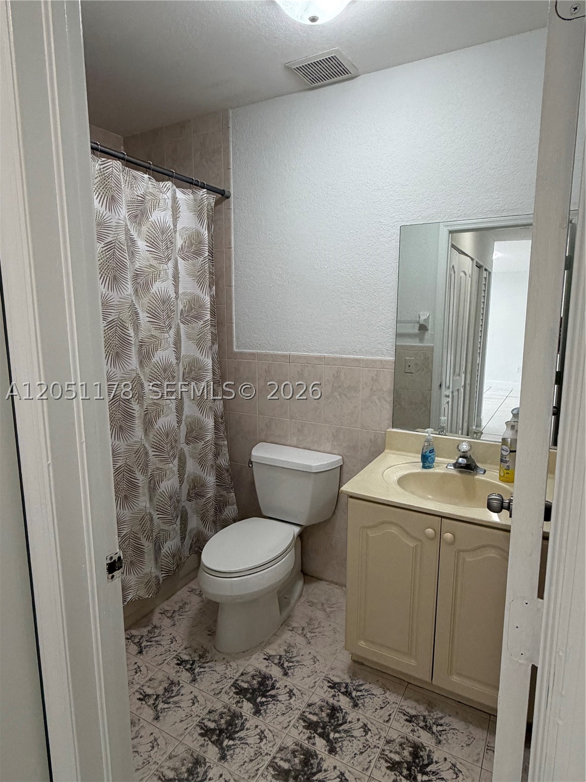 LES FONTAINES CONDO - Residential Lease
