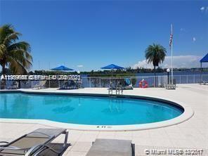 ROYAL BAHAMIAN WEST - Residential