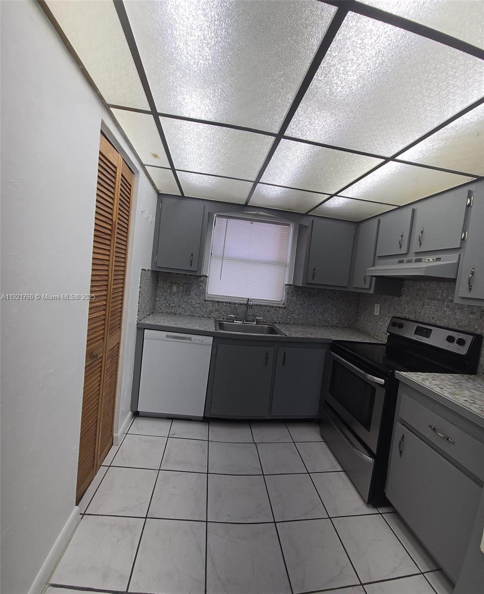 RAMBLEWOOD CONDO C - Residential