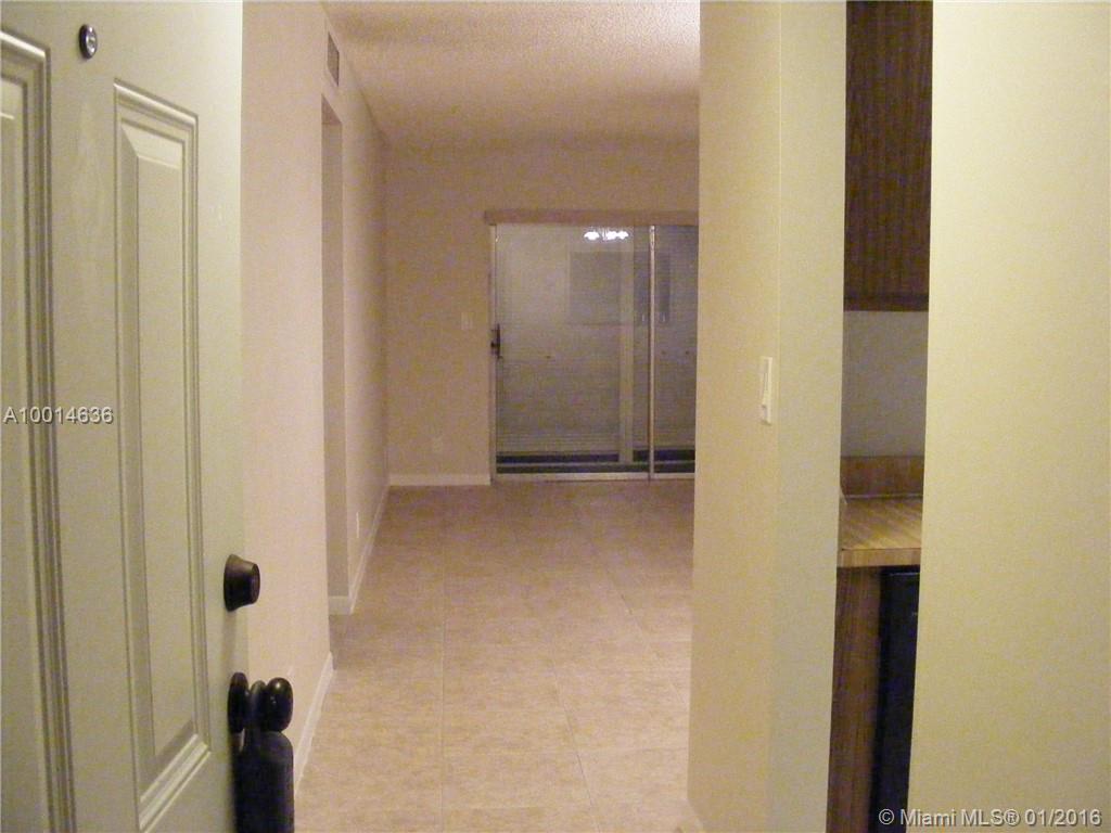 Beautifully updated ground floor unit with washer n dryer hookup granite counter tops and updated bathroom. Close to all schools, worship and shopping.  Minimum credit score of 650 per association for tenant approval.