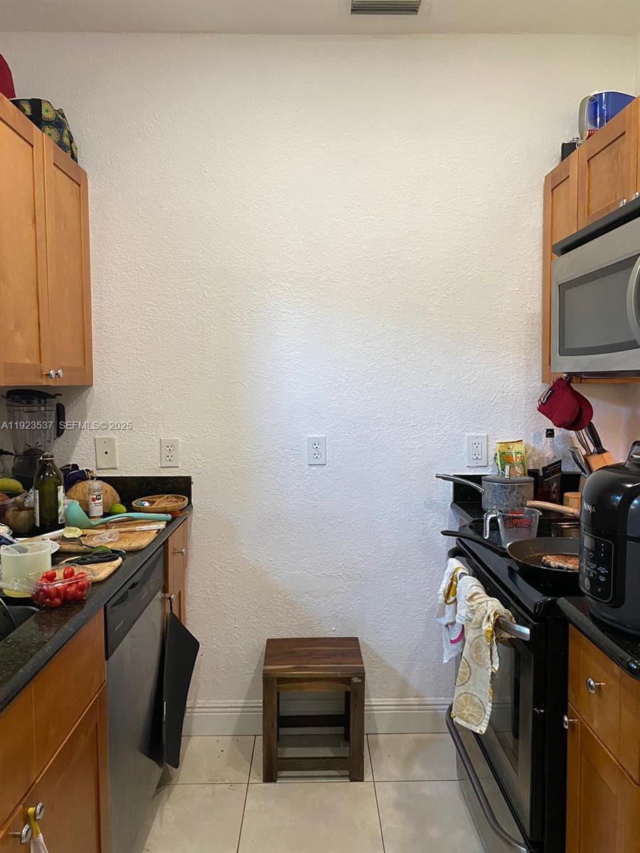 BISCAYNE BCH SUB - Residential Income