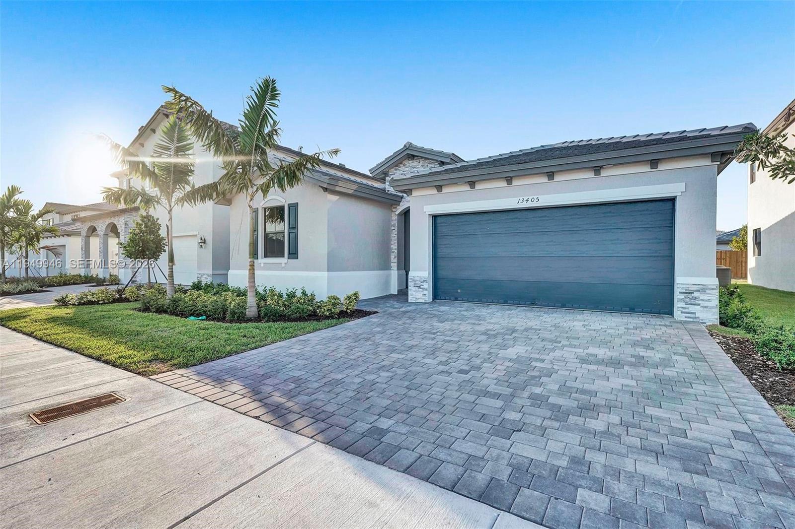 PINE VISTA - Residential