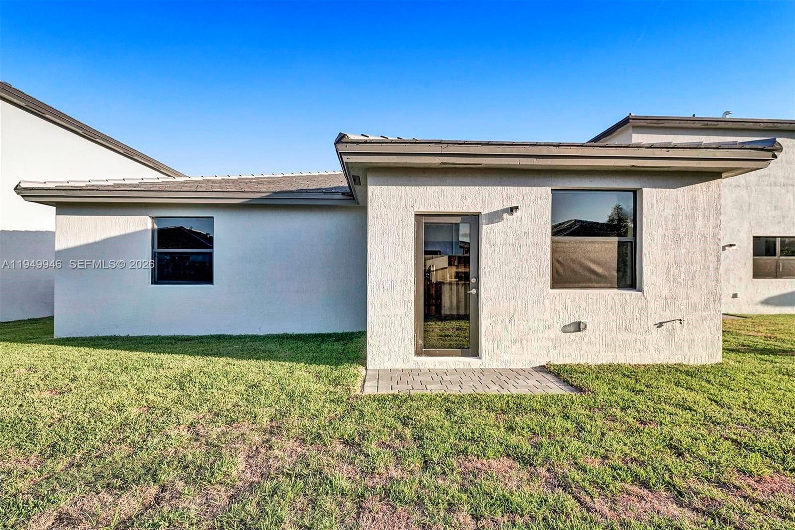 PINE VISTA - Residential