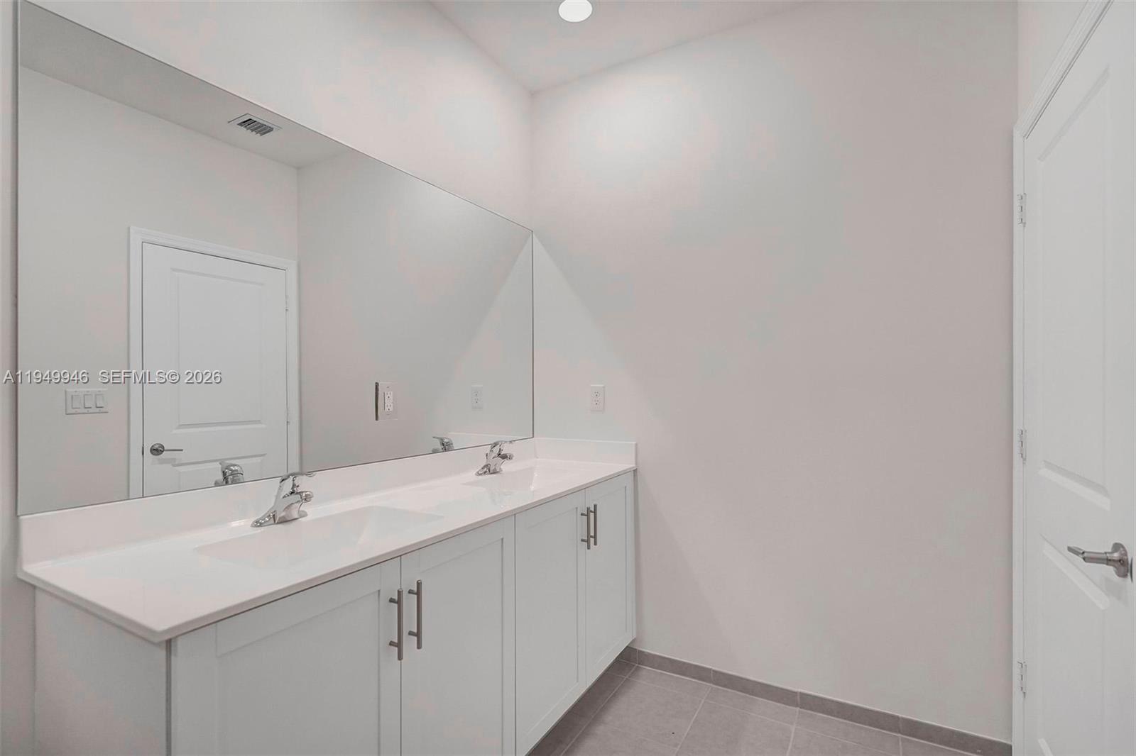 PINE VISTA - Residential