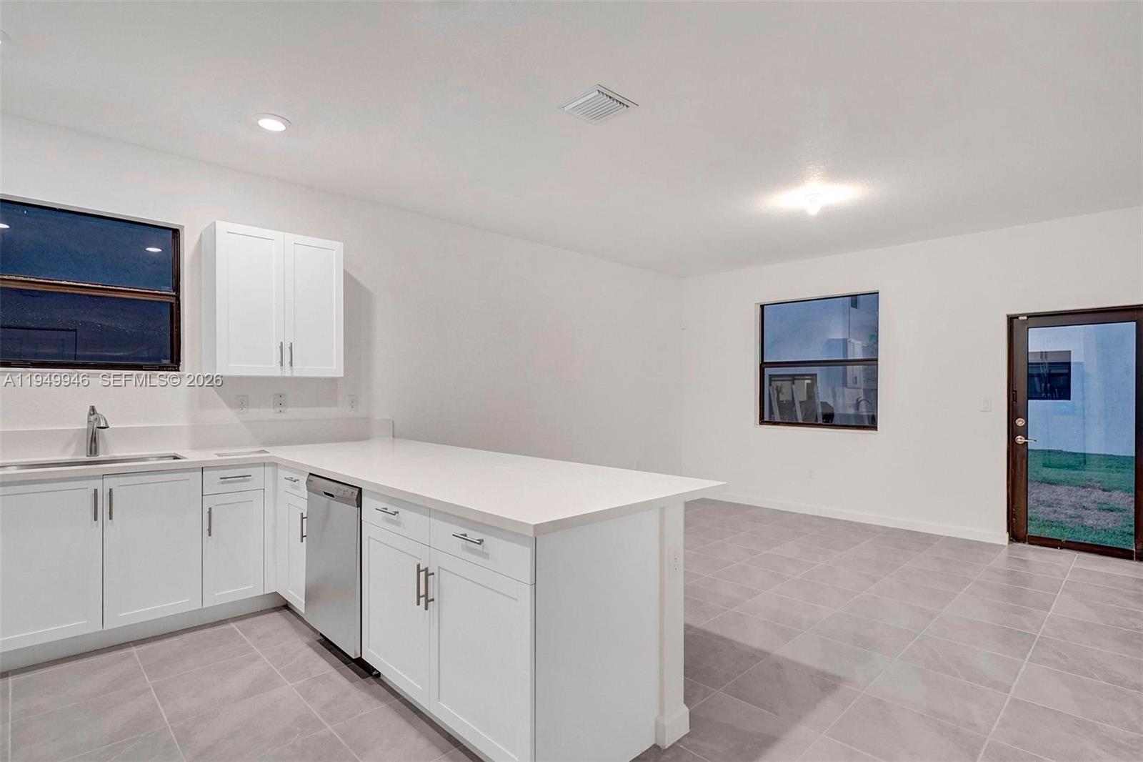 PINE VISTA - Residential