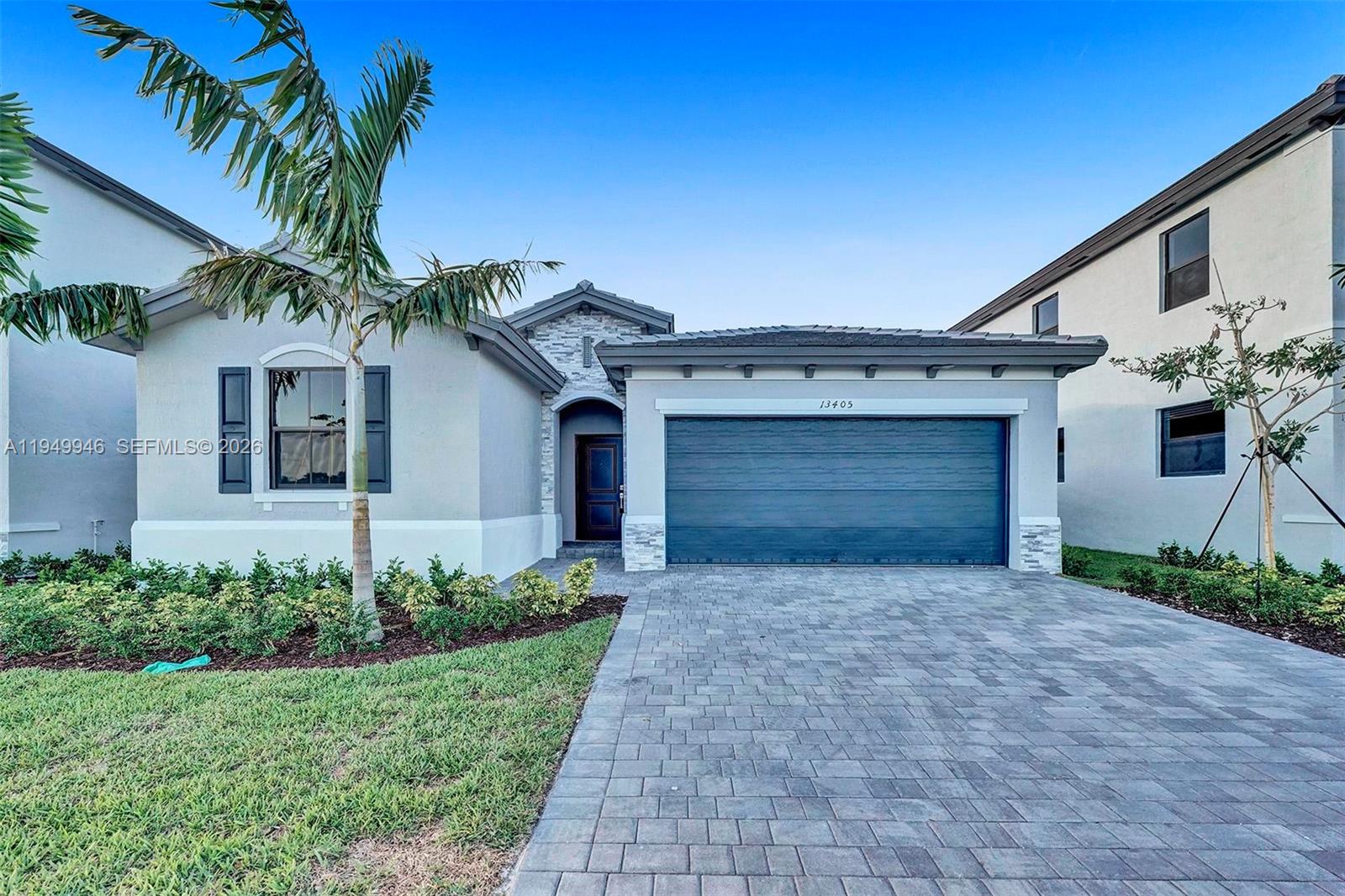 PINE VISTA - Residential