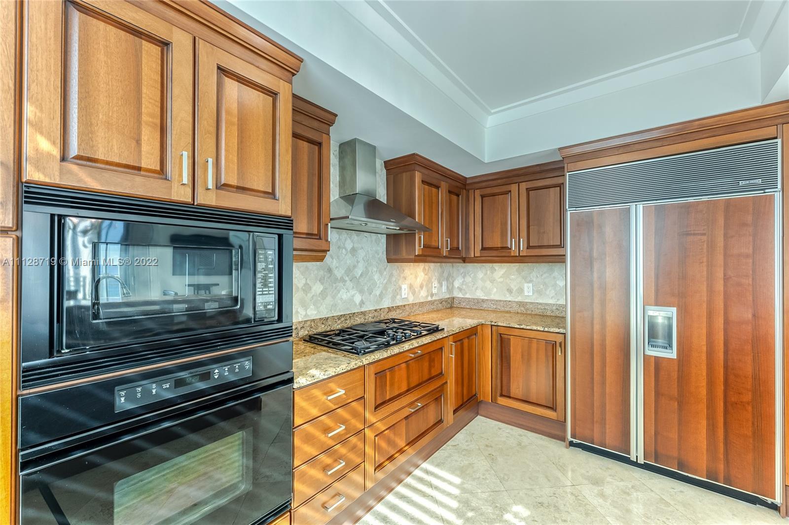 DIPLOMAT OCEANFRONT RESID - Residential
