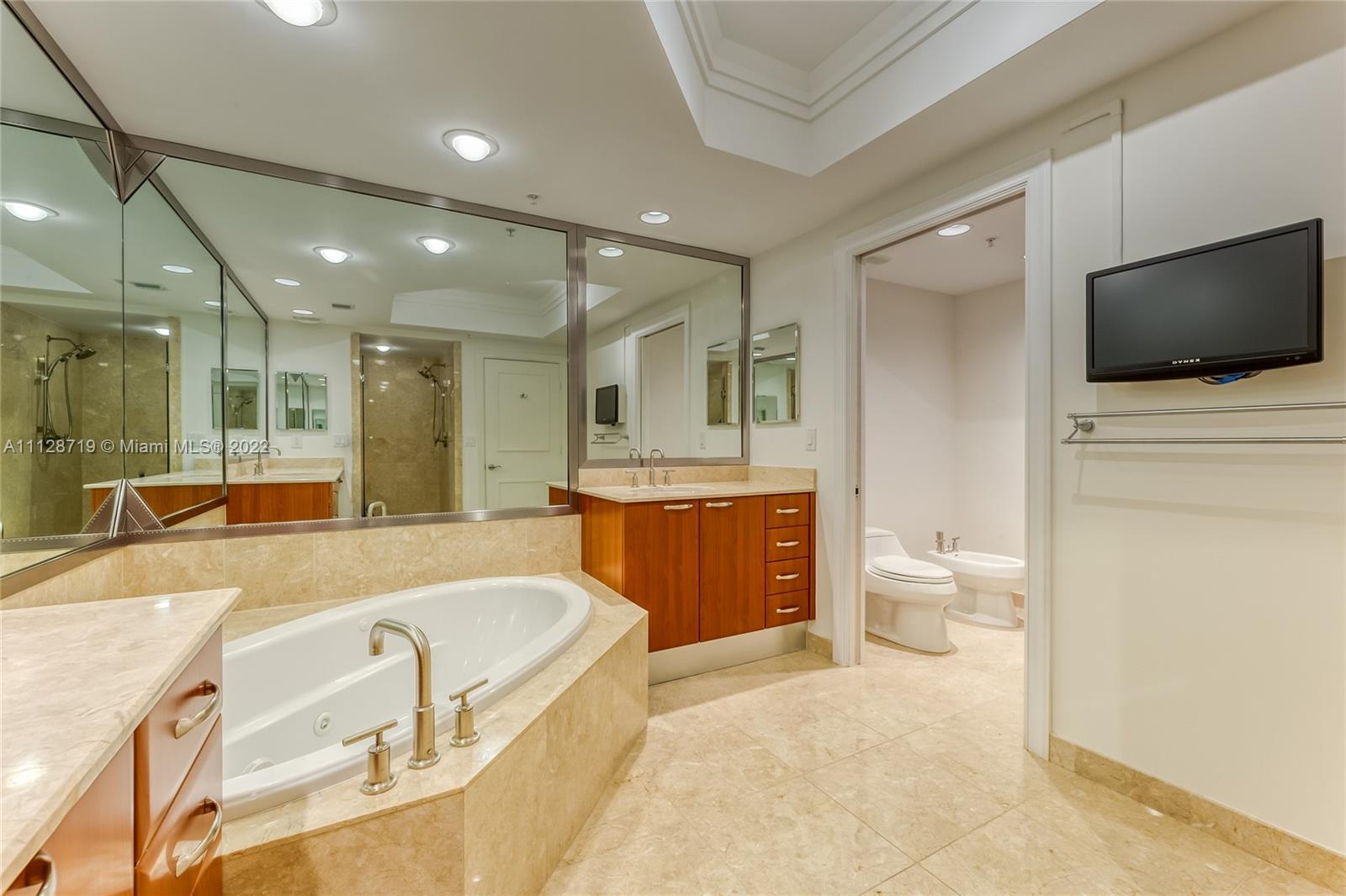 DIPLOMAT OCEANFRONT RESID - Residential
