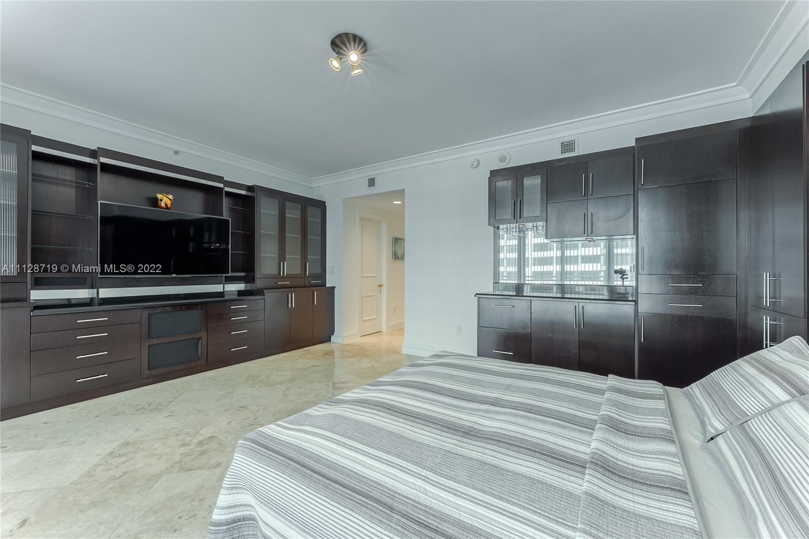 DIPLOMAT OCEANFRONT RESID - Residential