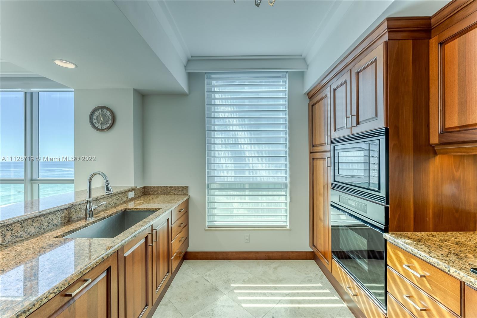 DIPLOMAT OCEANFRONT RESID - Residential