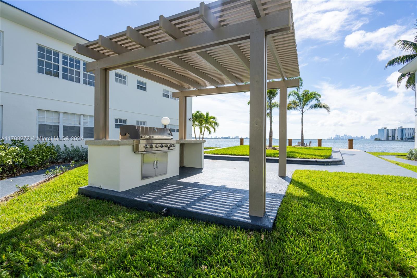 ISLE OF NORMANDY MIAMI VI - Residential Lease