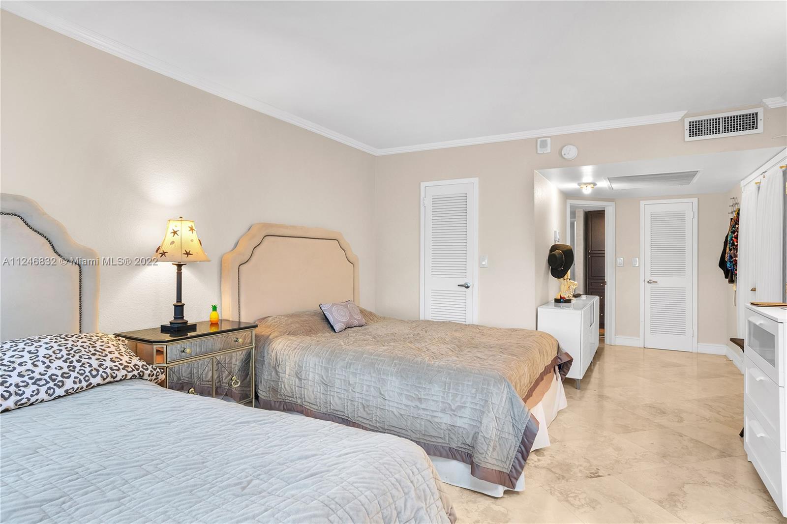 PARKER PLAZA ESTATES COND - Residential