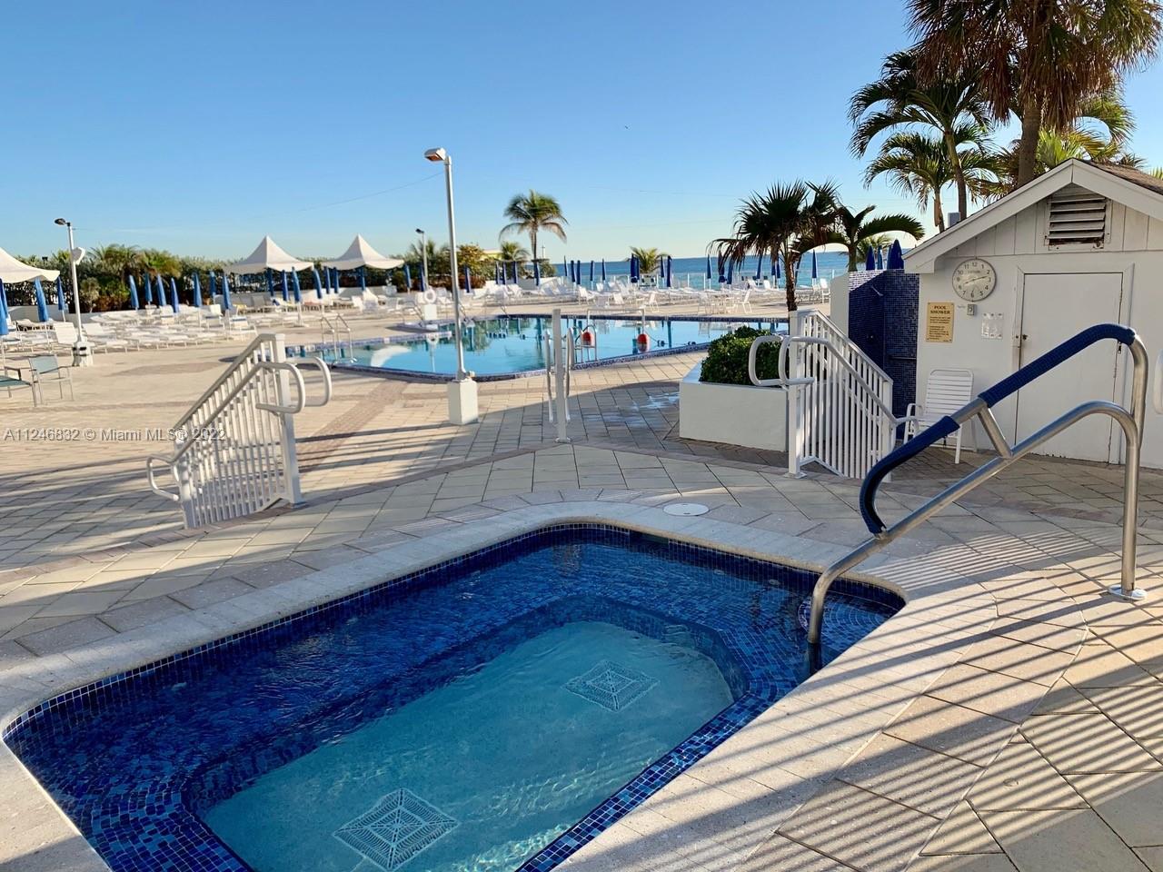 PARKER PLAZA ESTATES COND - Residential