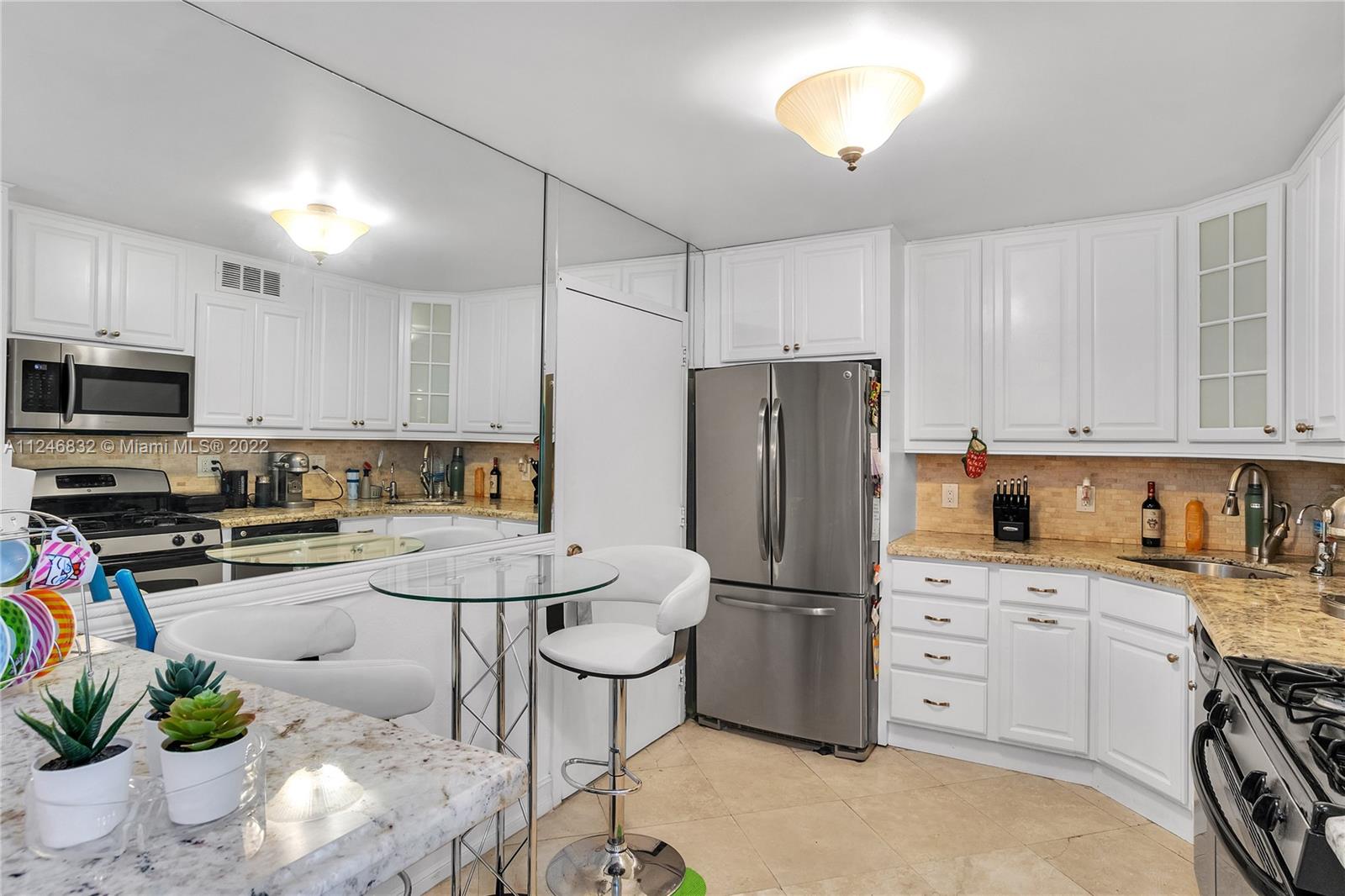 PARKER PLAZA ESTATES COND - Residential