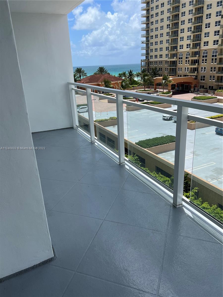 PARKER PLAZA ESTATES COND - Residential
