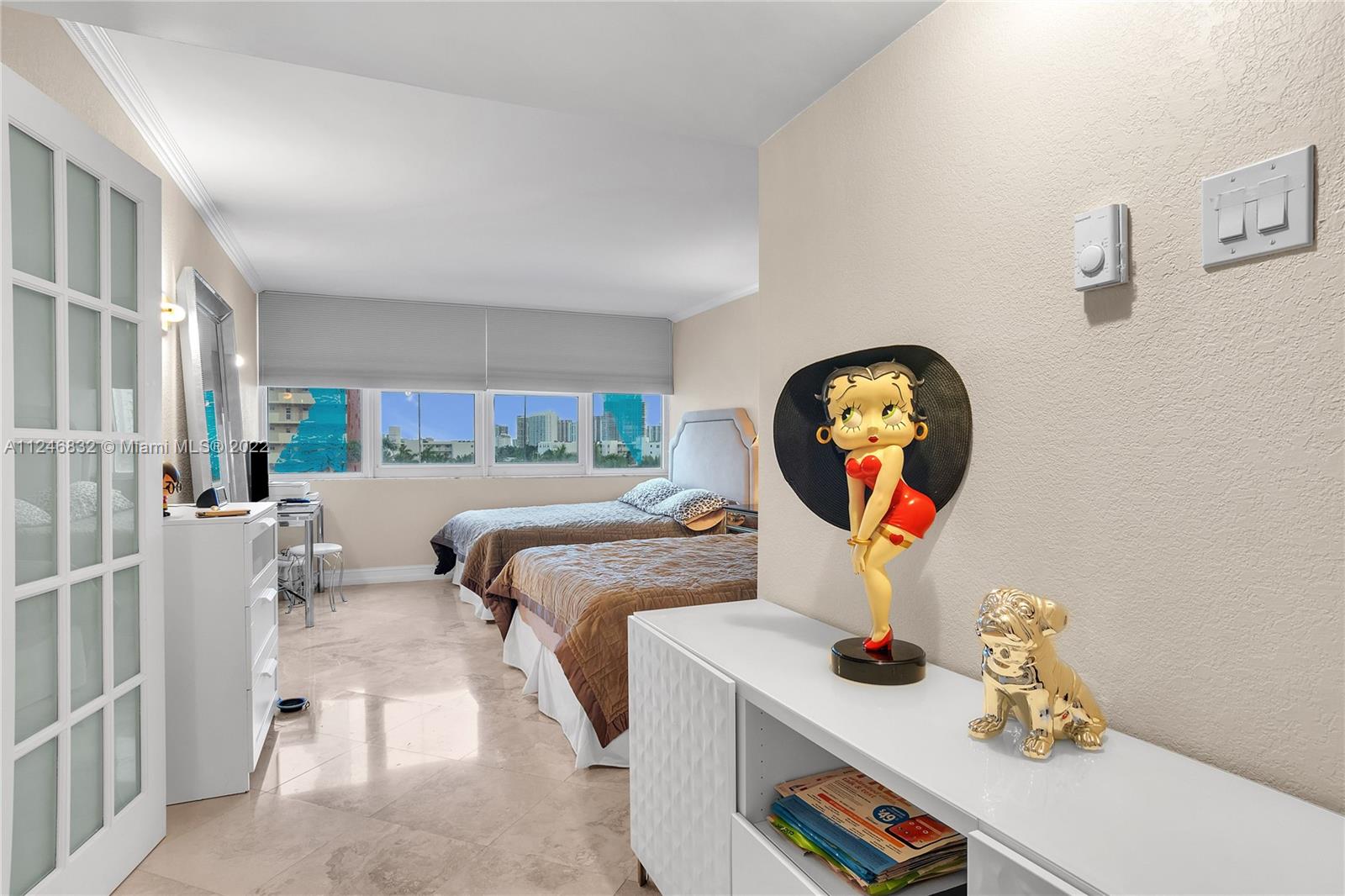 PARKER PLAZA ESTATES COND - Residential