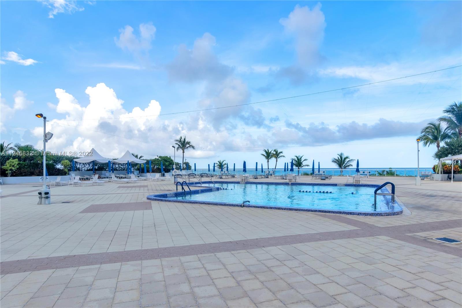 PARKER PLAZA ESTATES COND - Residential