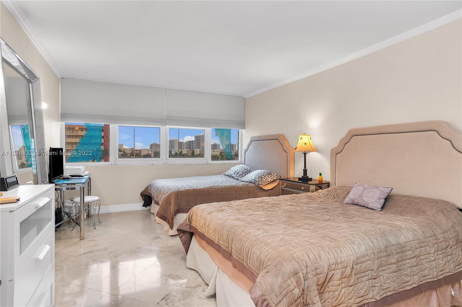PARKER PLAZA ESTATES COND - Residential