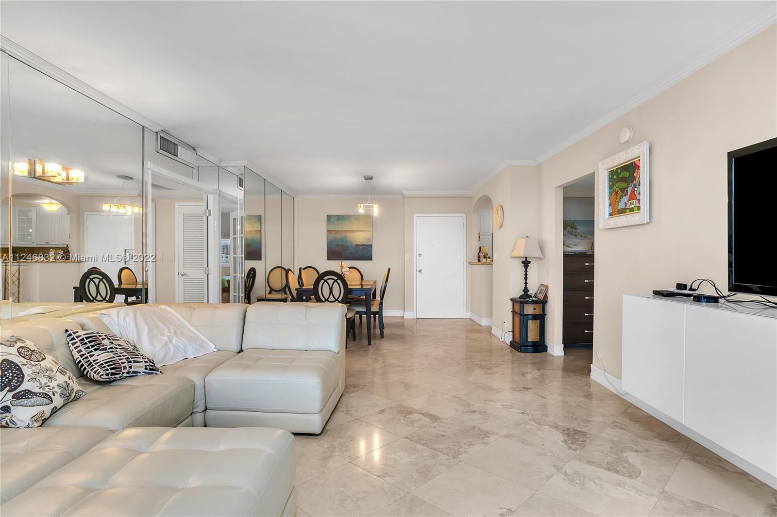 PARKER PLAZA ESTATES COND - Residential