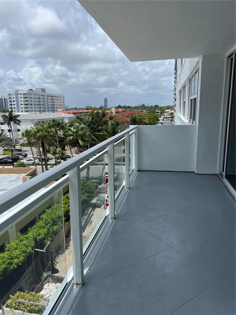 PARKER PLAZA ESTATES COND - Residential