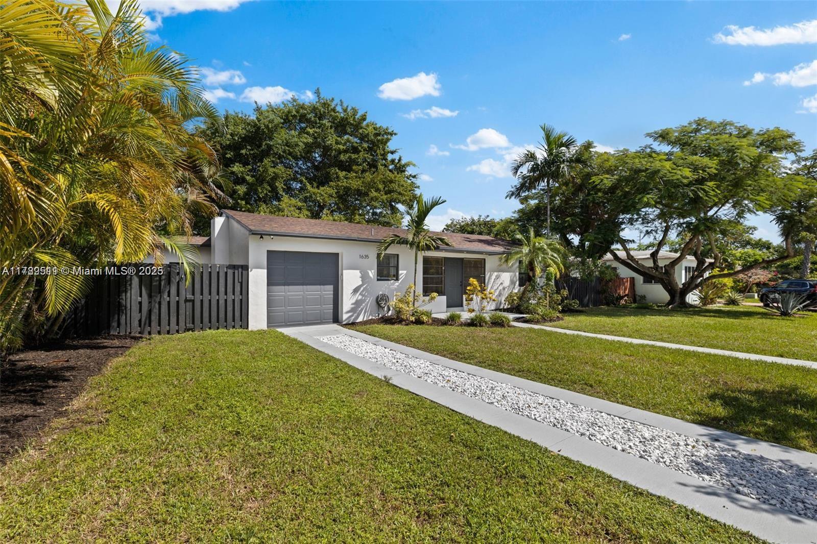 HOLLYWOOD HOMESITES REV P - Residential
