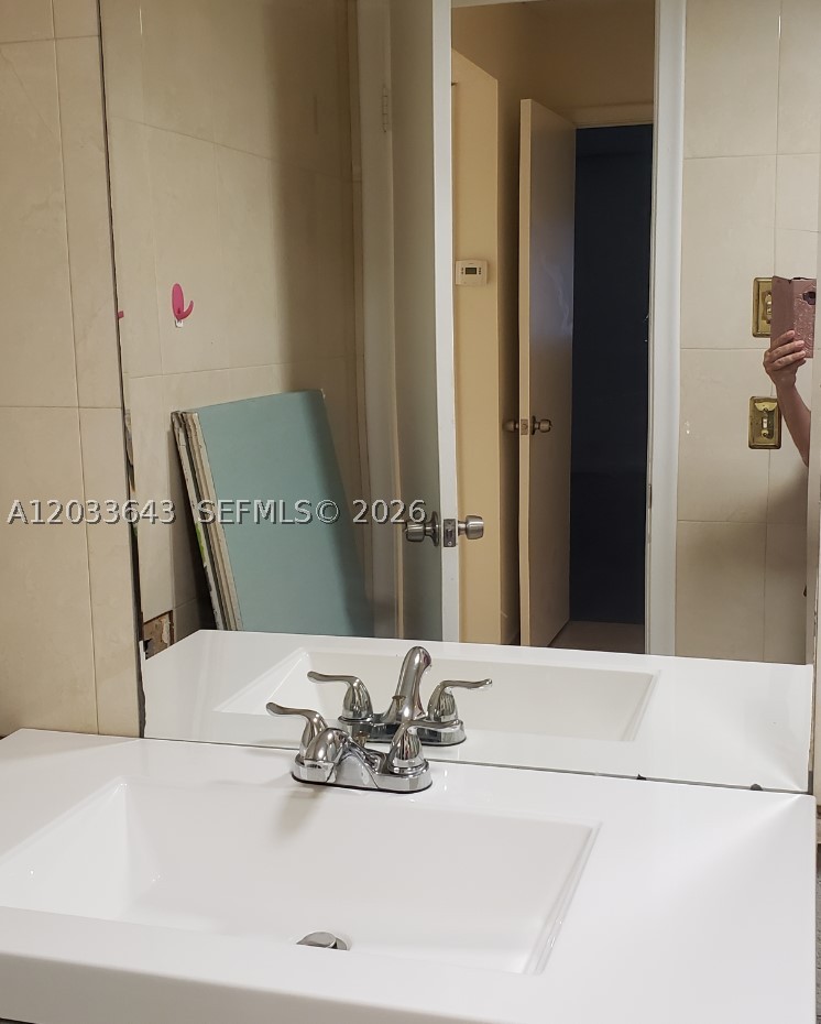 MEADOWBROOK TOWERS CONDO - Residential Lease