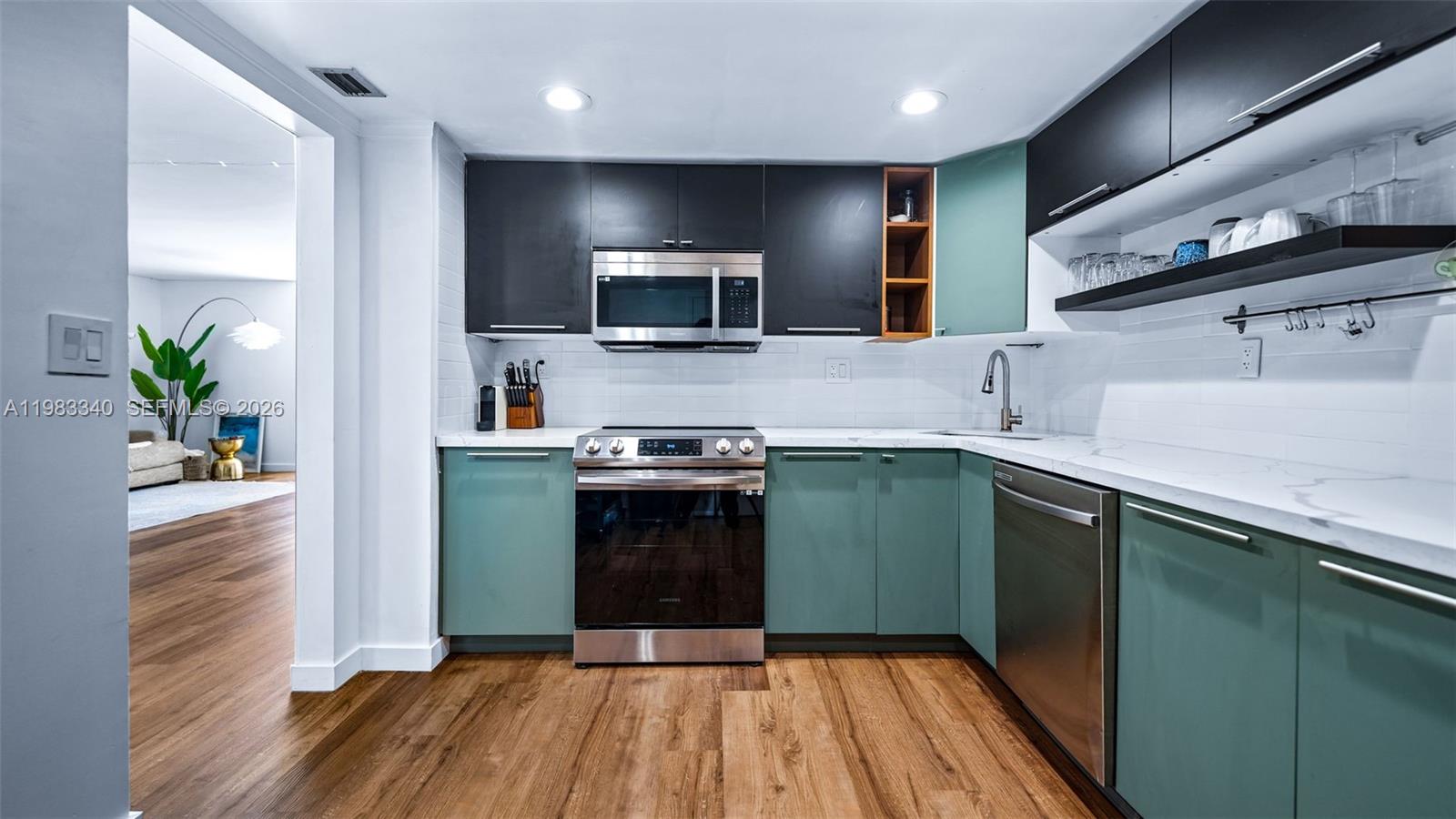 COMMODORE PLAZA CONDO - Residential