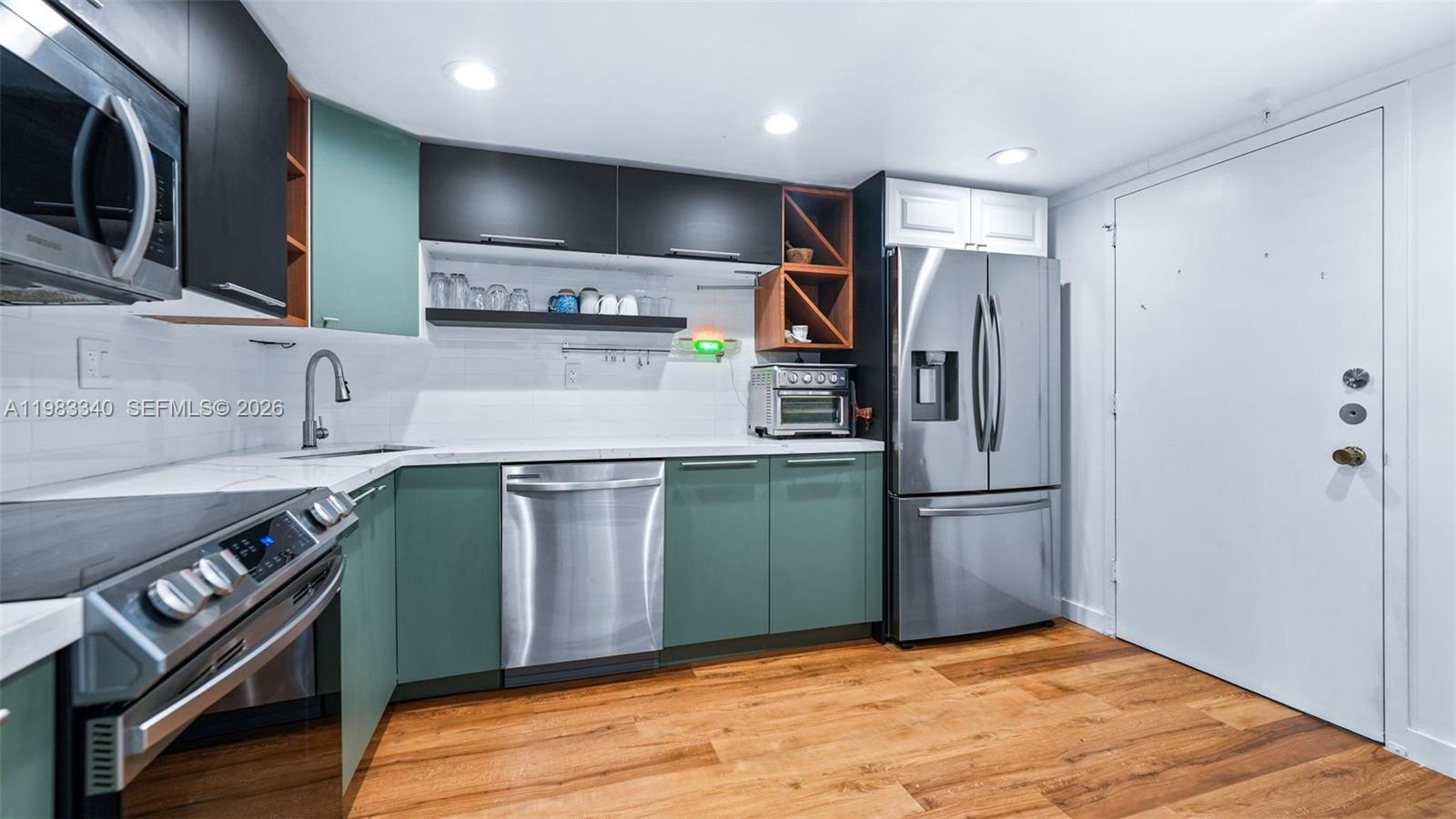 COMMODORE PLAZA CONDO - Residential