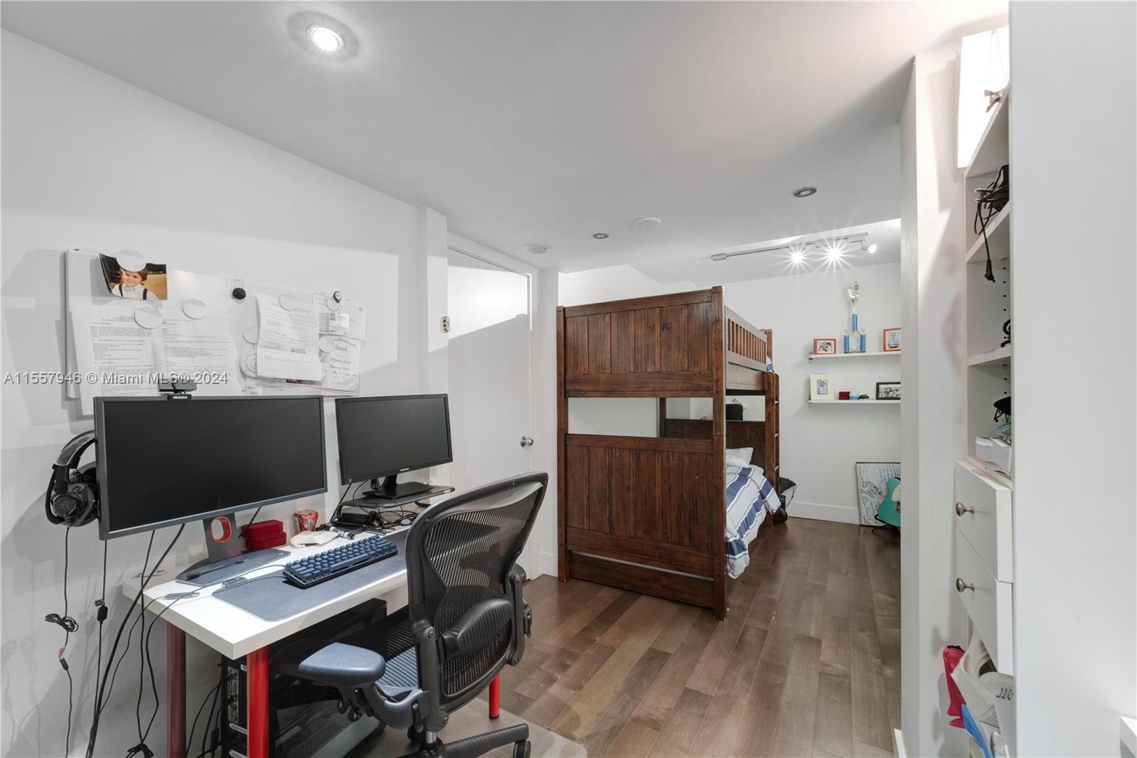 MAR-AZUL CONDO - Residential