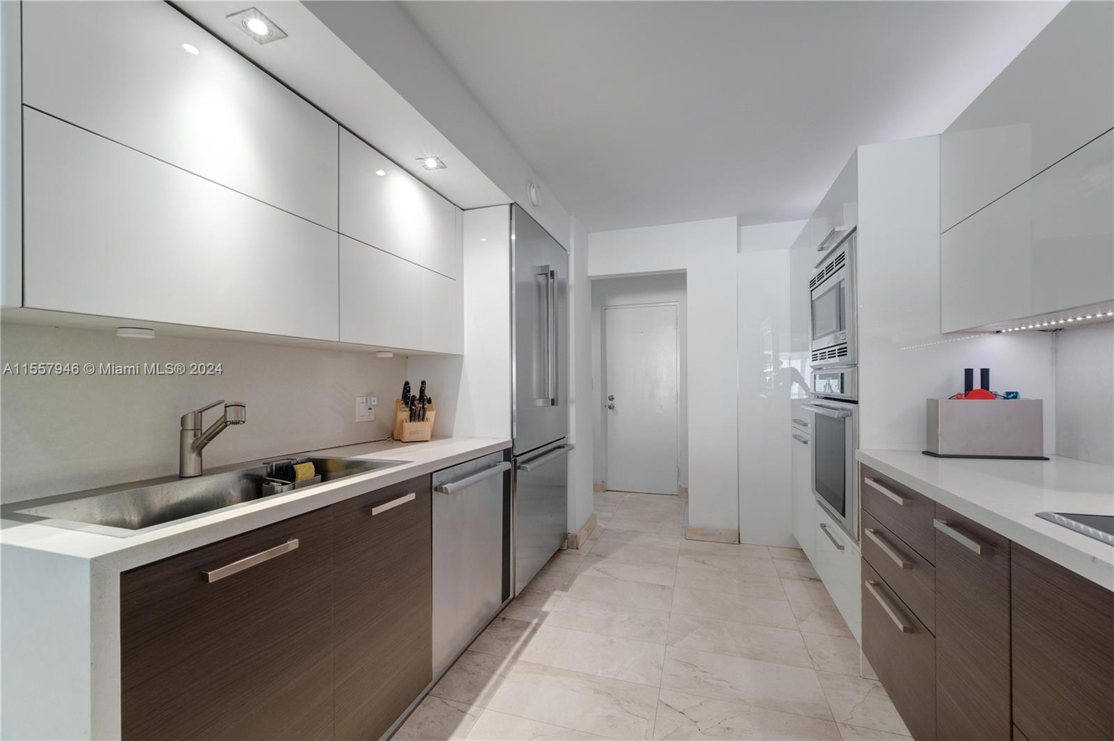MAR-AZUL CONDO - Residential