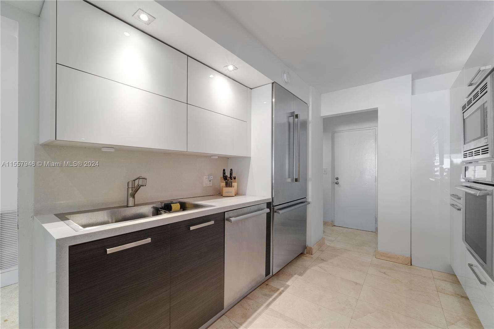 MAR-AZUL CONDO - Residential