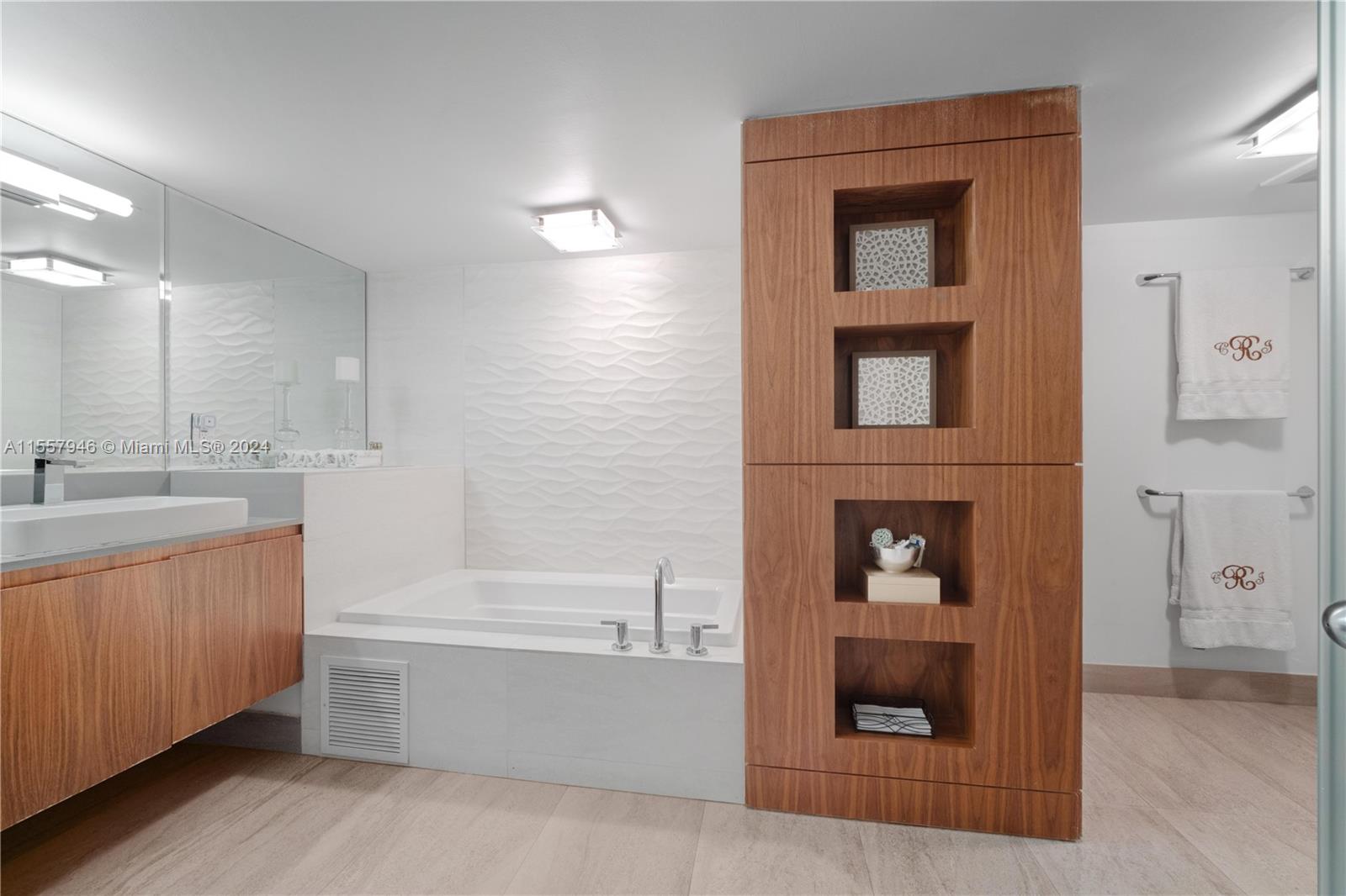MAR-AZUL CONDO - Residential