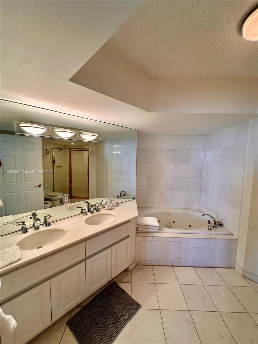 LA GORCE PALACE CONDO - Residential