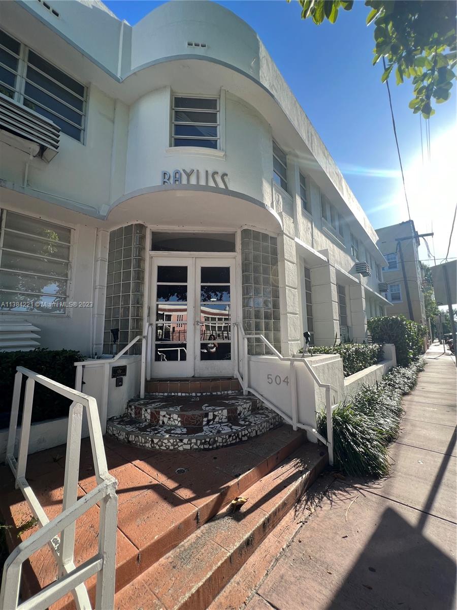 THE BAYLISS CONDO - Residential Lease