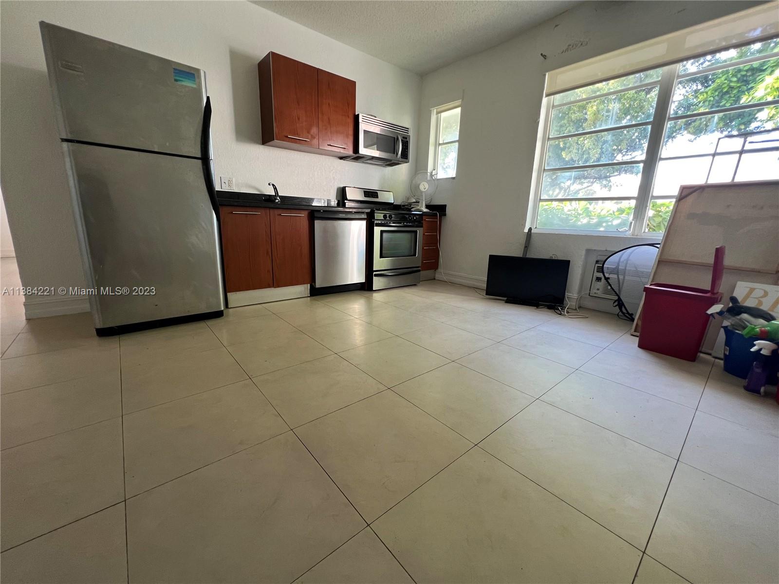THE BAYLISS CONDO - Residential Lease