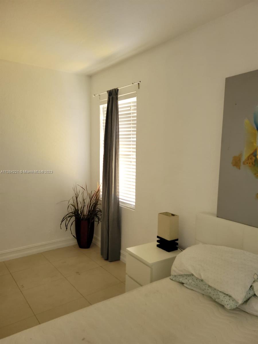 THE BAYLISS CONDO - Residential Lease