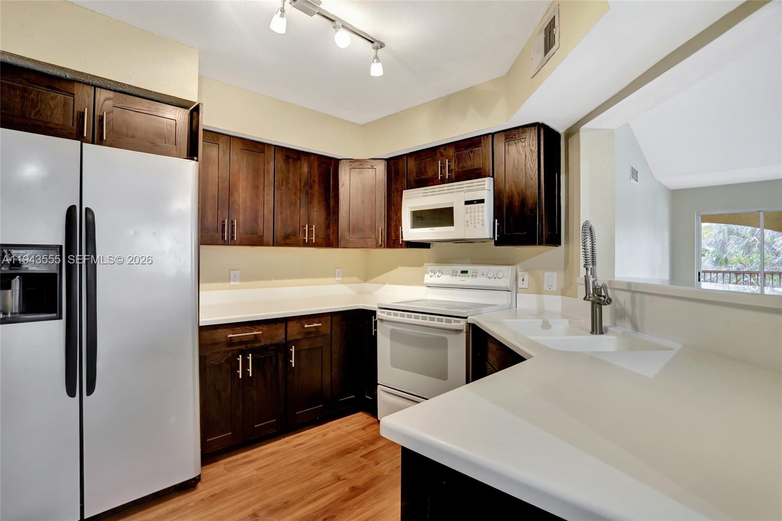 SAILBOAT POINTE CONDO - Residential