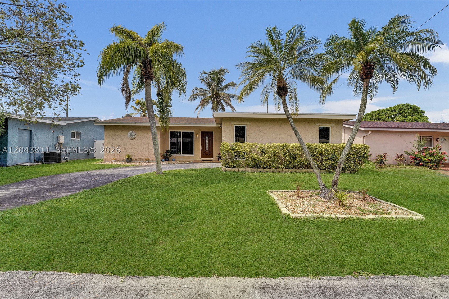 SUNRISE GOLF VILLAGE - Residential