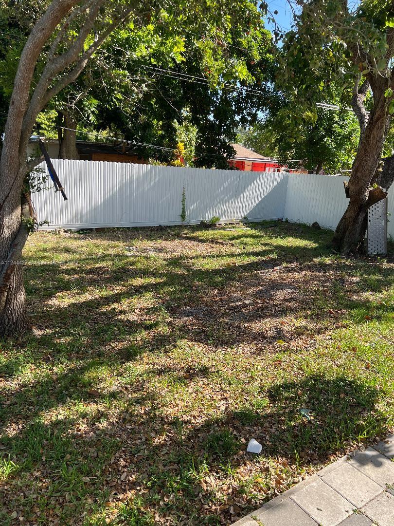 AVOCADO ESTATES - Residential