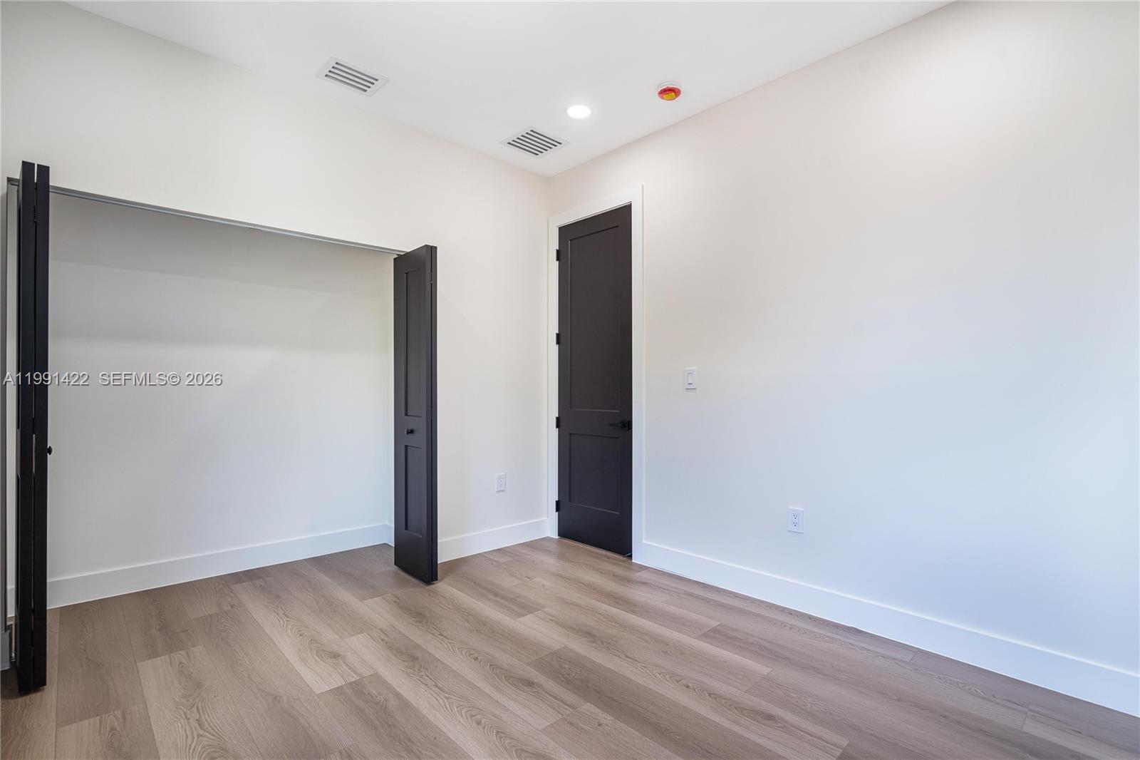 281 PRIME CONDO - Residential