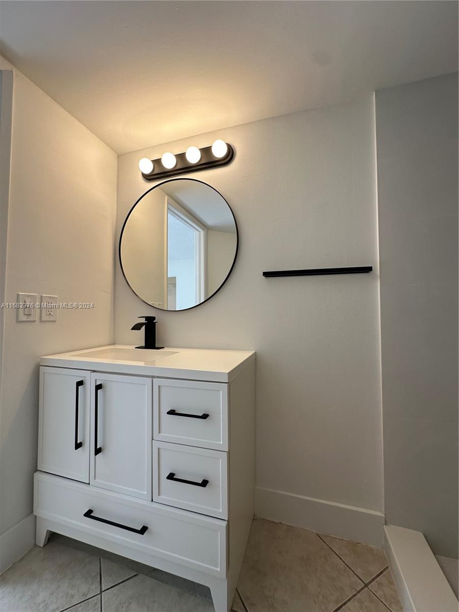 BLEAU FONTAINE CONDO #3 - Residential Lease