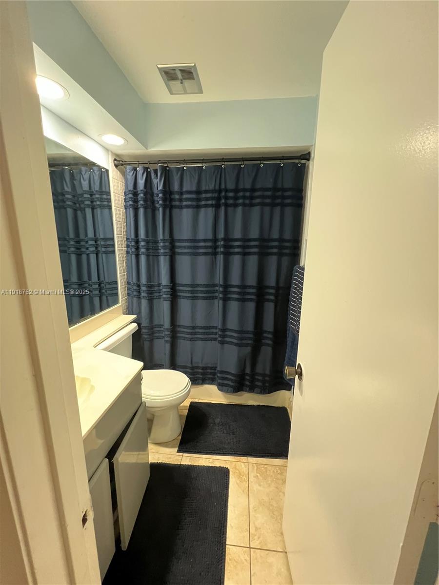 LAKES MEADOW VILG HOMES C - Residential