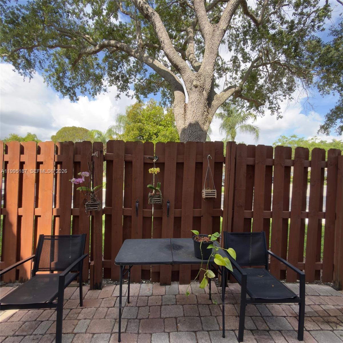 EMERALD COURTS - OPAL CRE - Residential