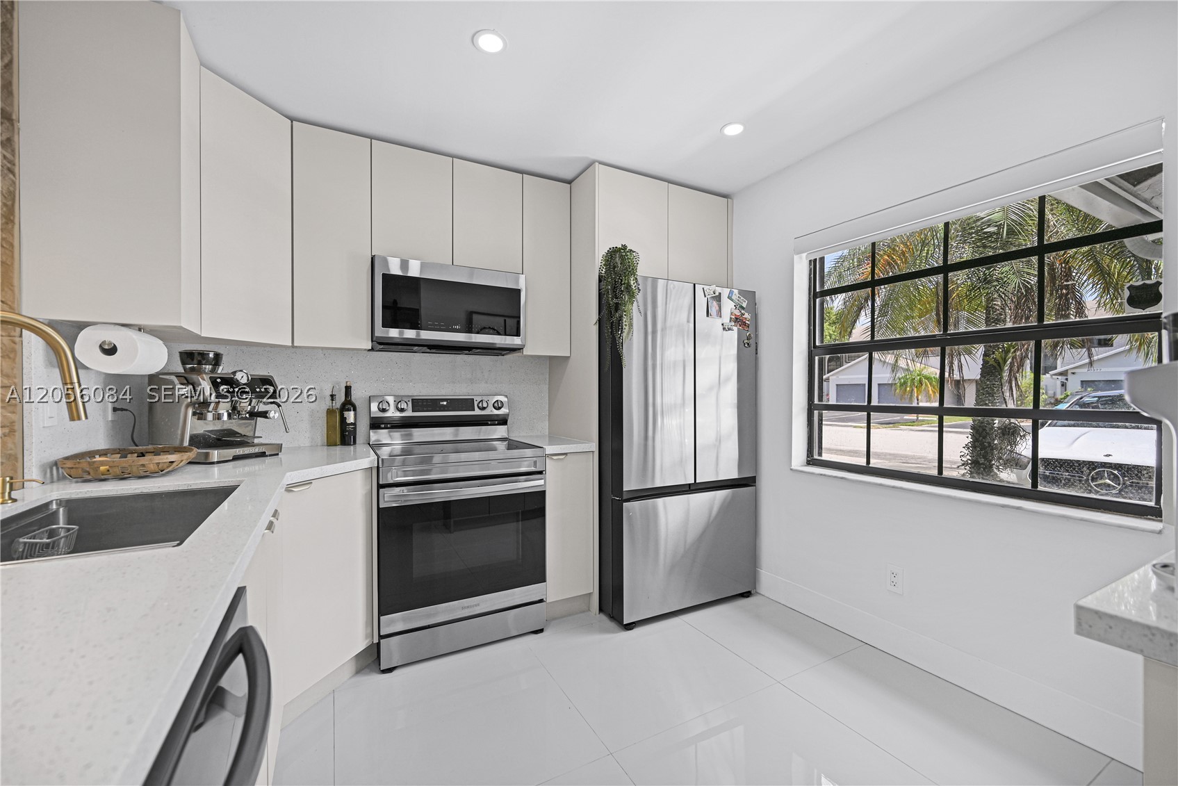 PEMBROKE POINTE SECTION T - Residential