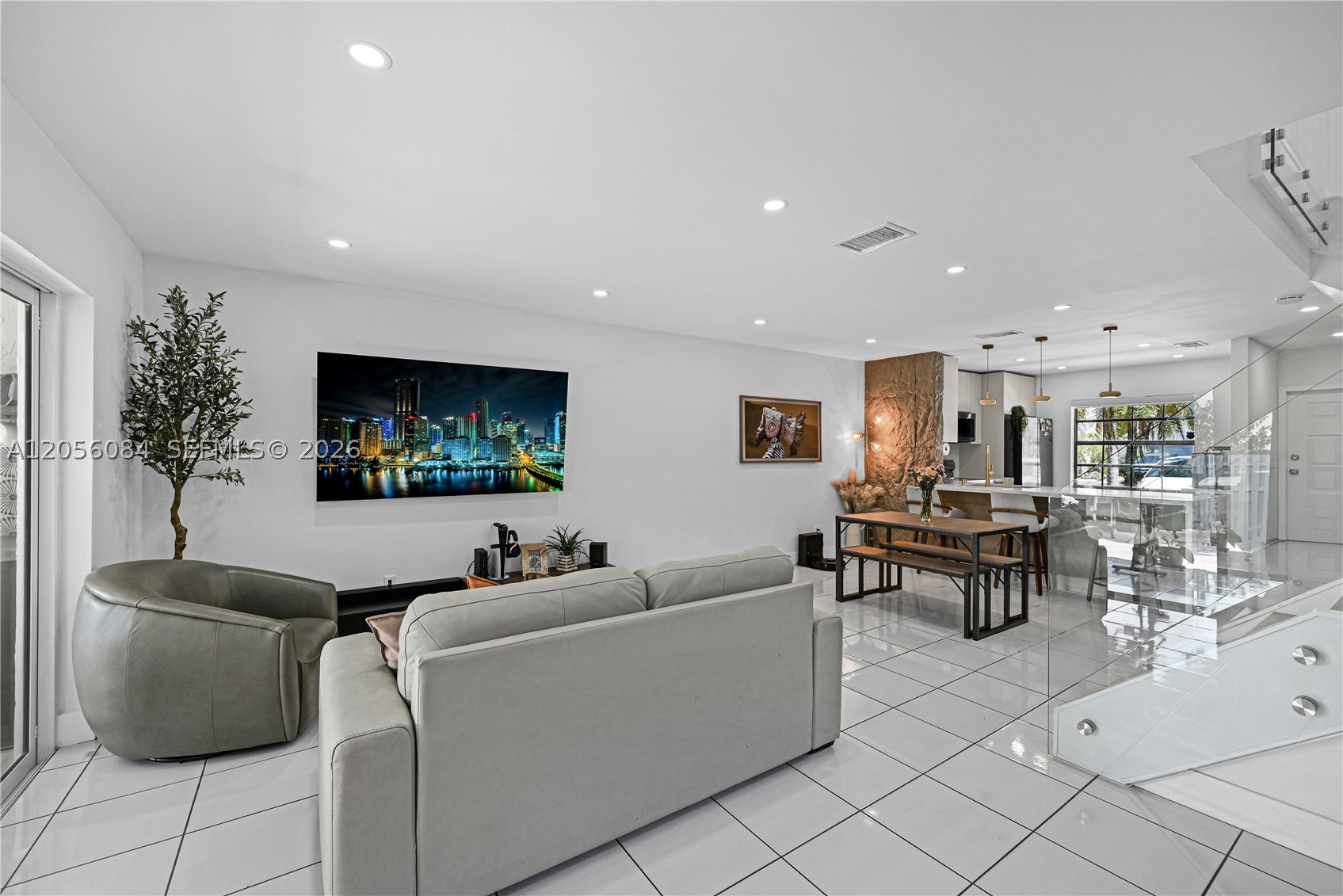 PEMBROKE POINTE SECTION T - Residential
