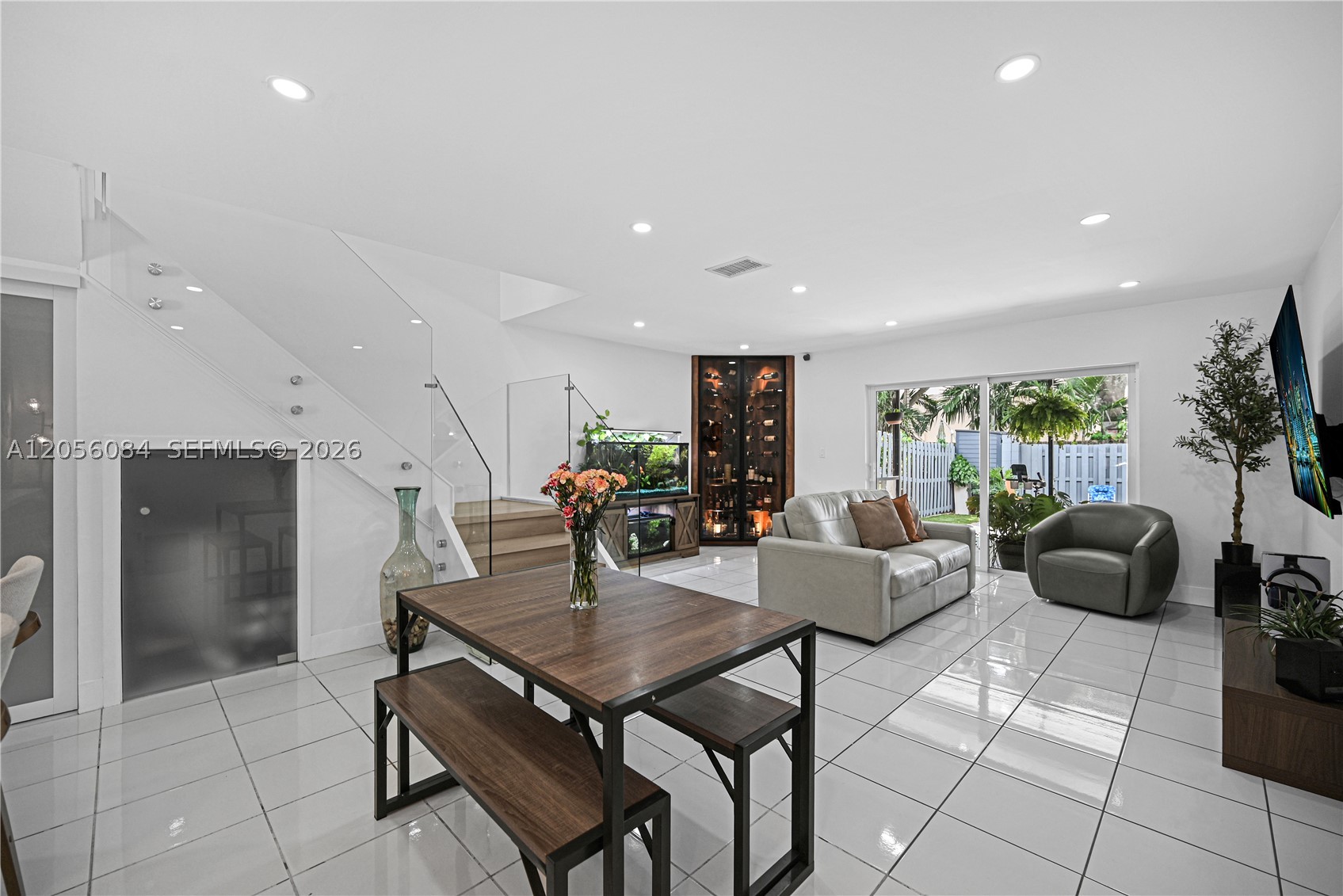 PEMBROKE POINTE SECTION T - Residential