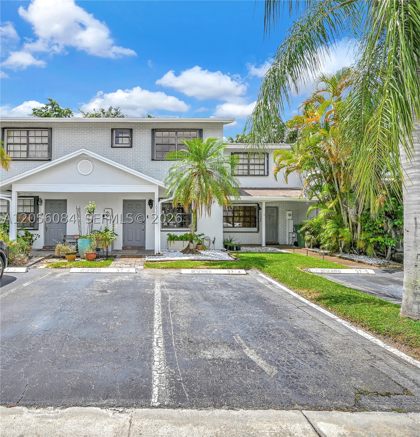 PEMBROKE POINTE SECTION T - Residential