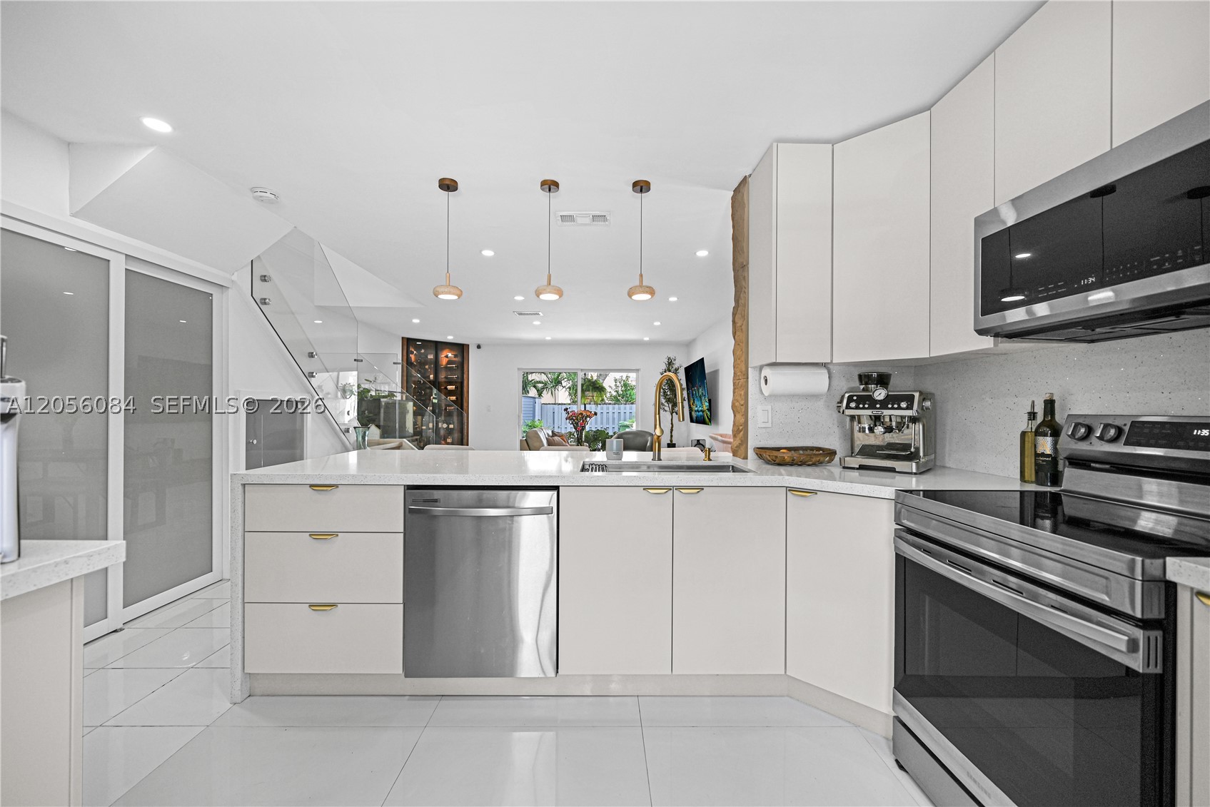 PEMBROKE POINTE SECTION T - Residential