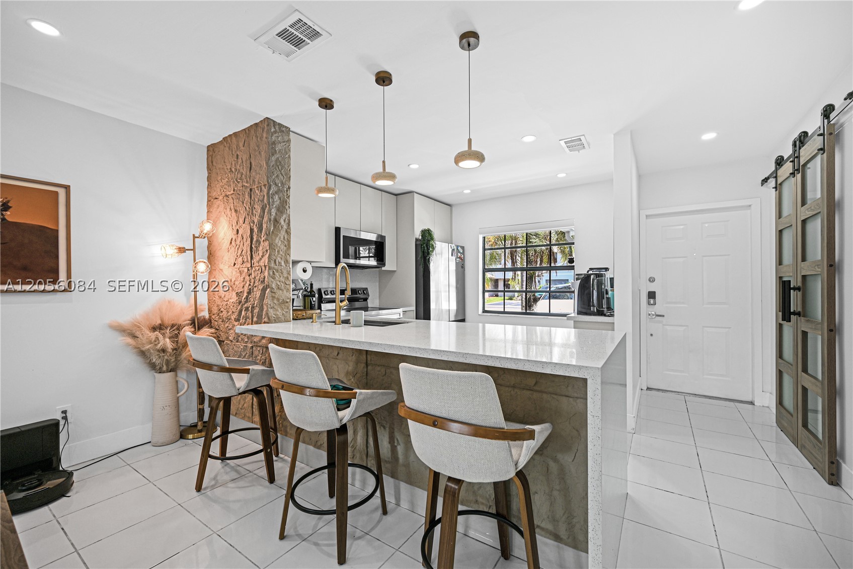 PEMBROKE POINTE SECTION T - Residential