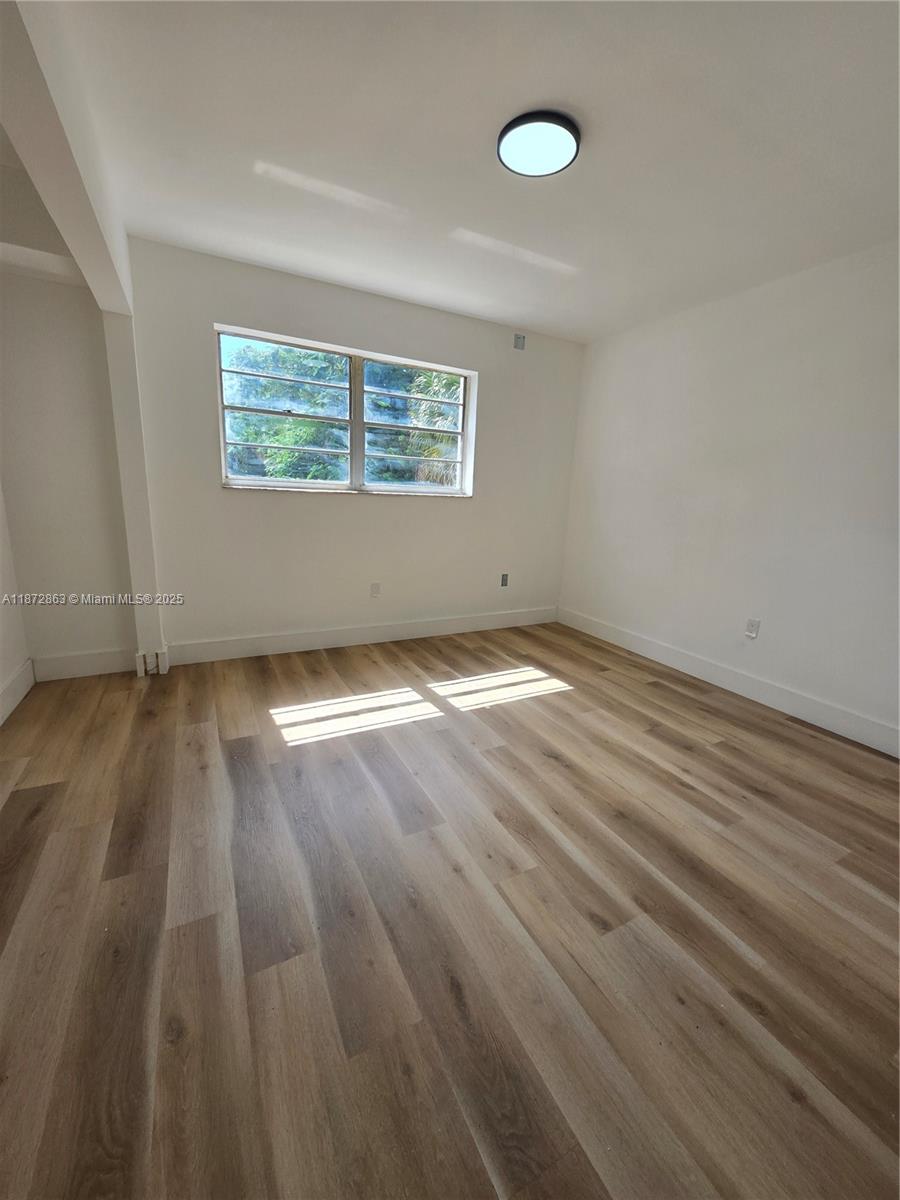 CORNERS KENDALL LAKES - Residential